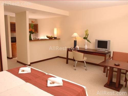 Ramada Plaza 23